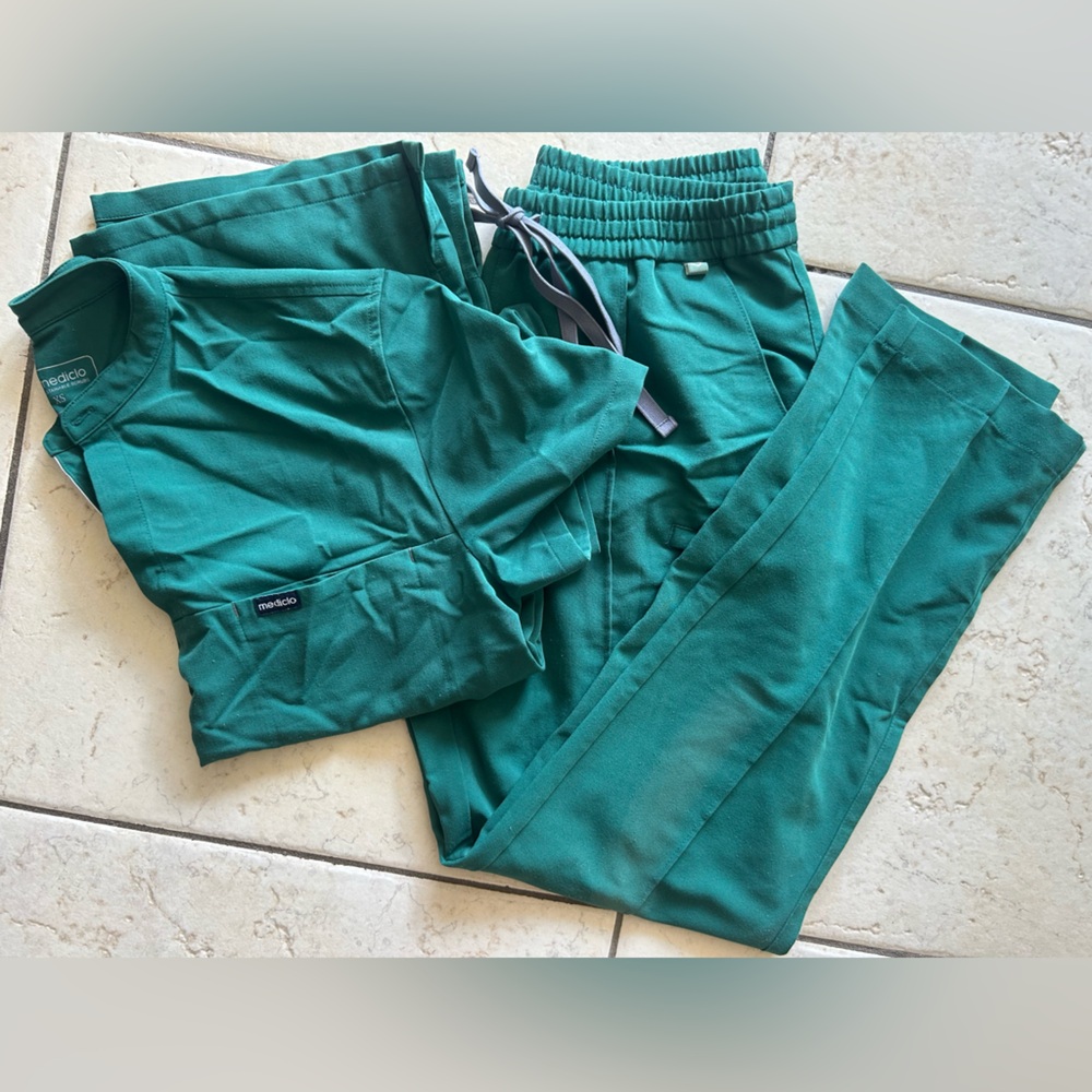 Scrub set green (mediclo)